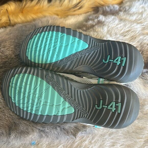 J-41 white & aqua Sneakers with Breathable Mesh 6.5 ( BK2) - Picture 5 of 7